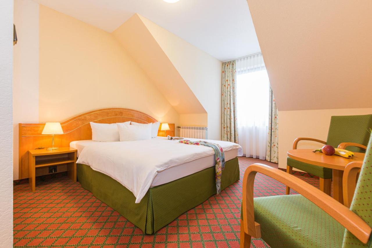 Lohmann'S Kapeller Hof Otel Langenfeld  Dış mekan fotoğraf